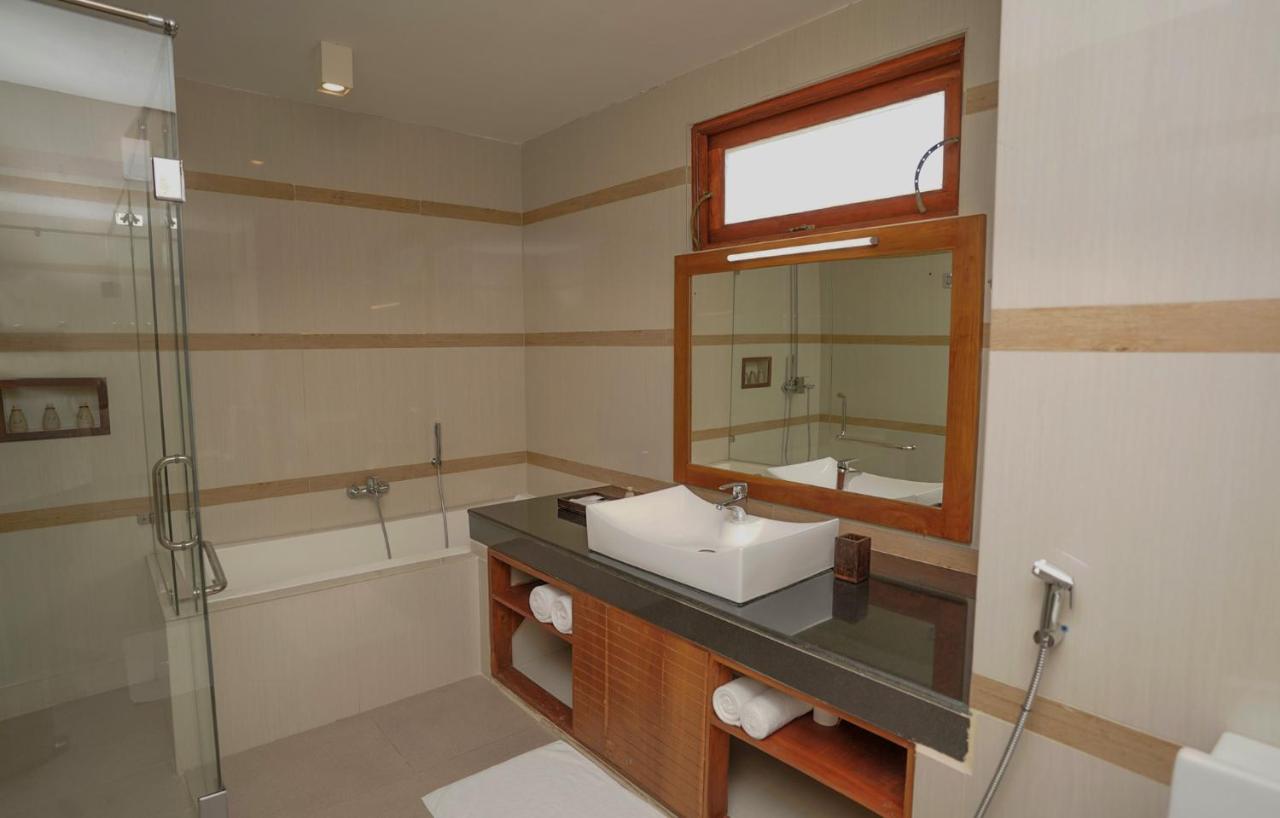Breeze Pasikudah Hotel Passikudah Bagian luar foto